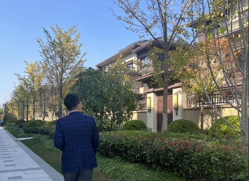 ​ɽ��Ϋ������ˮ�����������Ĵ�ʦ���и߿���̵���ʱ����ˮ���������ӽ����������������